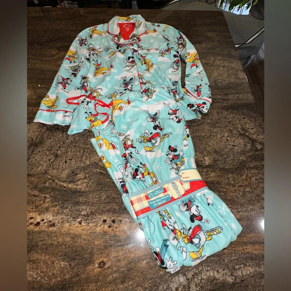Disney 100 Retro Reimagined 2 Piece Pajama Set Size‎ Medium New